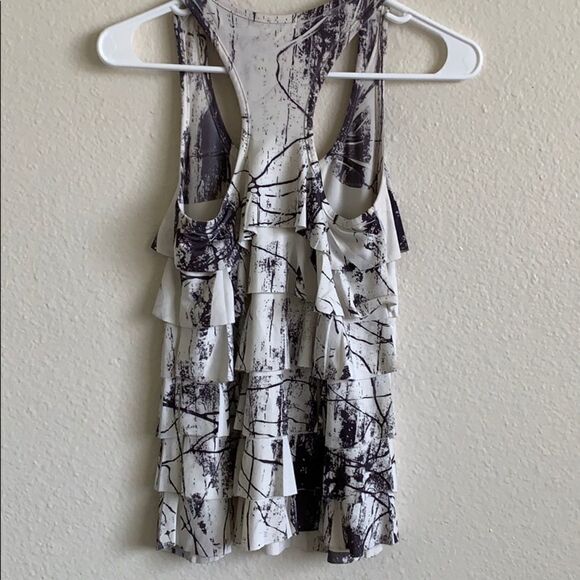 🔹4/$25 — Gray & white ruffled tank - Picture 5 of 7